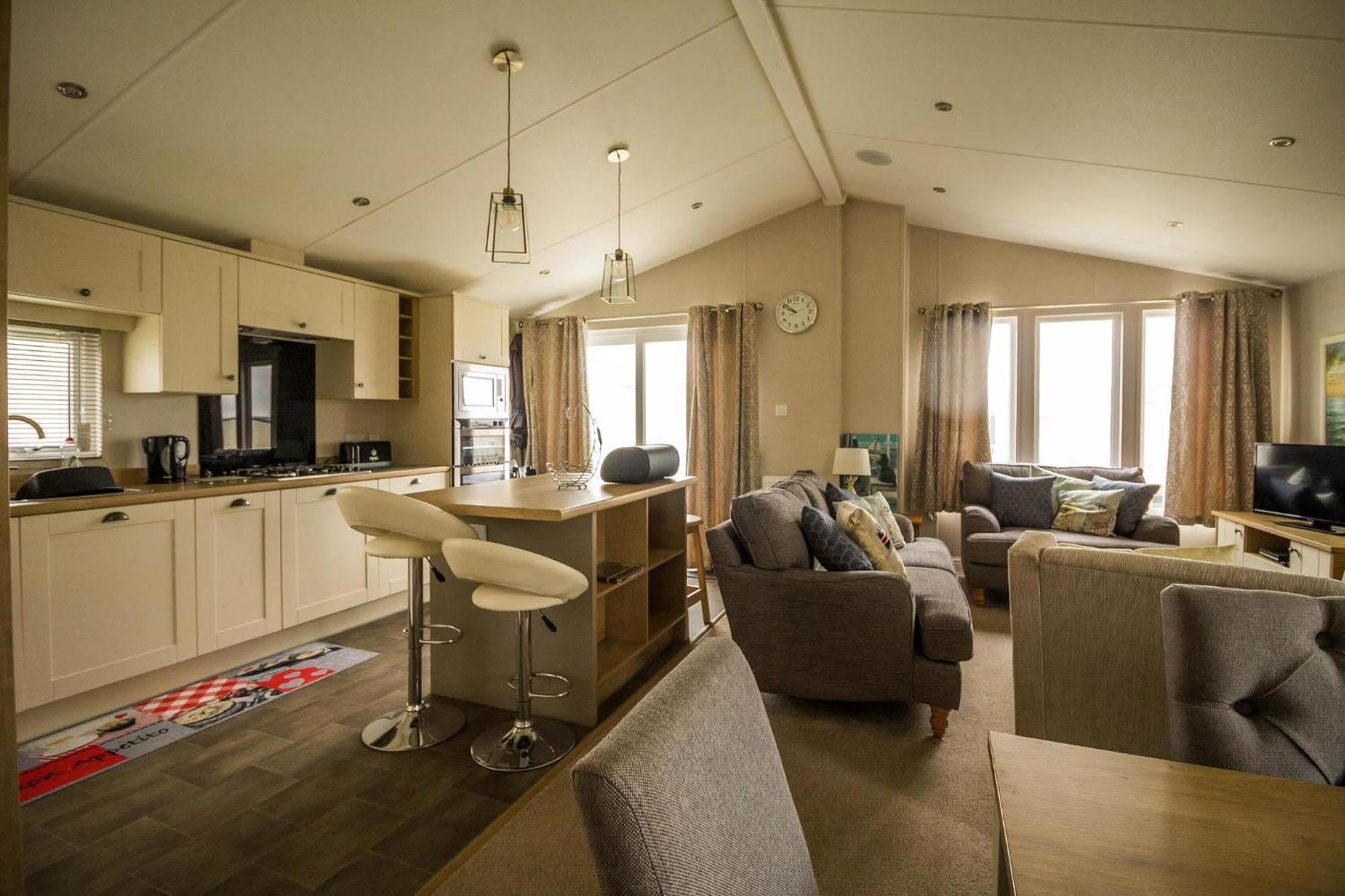 Luxury Lodge With Decking In Hunstanton At Manor Park Ref 23144K Extérieur photo