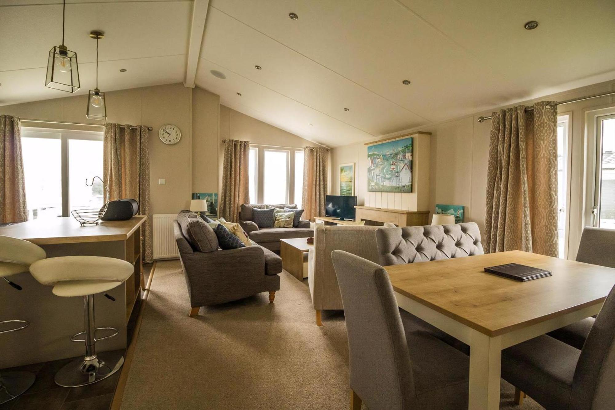 Luxury Lodge With Decking In Hunstanton At Manor Park Ref 23144K Extérieur photo